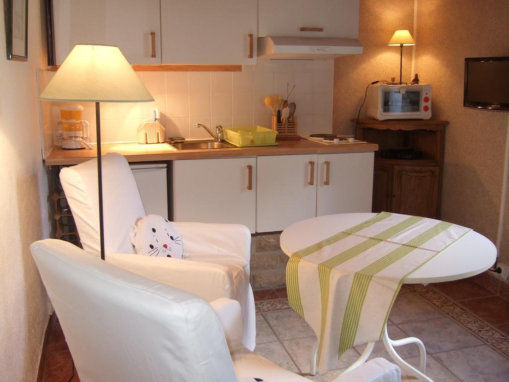 Le Clos De Lascoer Plumergat Room photo